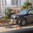 Автоледи на Land Cruiser снесла дорожные ограждения в центре Ярославля - РИА 7 Новостей