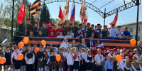 В Рязанской области активисты «Единой России» и «Молодой Гвардии» провели акцию по раздаче георгиевских лент - Единая Россия