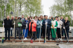 Депутаты и сотрудники аппарата областной Думы приняли участие в традиционном весеннем субботнике