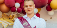 Опубликованы фото рязанских выпускников, сдавших ЕГЭ по физике на 100 баллов По словам губернатора Рязанской области Павла Малкова, это очередной рекорд для региона. Годом ранее максимальный результат на ЕГЭ по физике набрали пять человек.  - РИА 7 Новостей