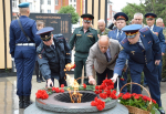 Церемония возложения цветов.