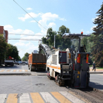 В Рязани приступили к капитальному ремонту теплотрассы на улице Радищева В последние годы на этой части теплосети выявлено и устранено значительное количество повреждений. В зоне капитального ремонта есть участки, где ремонт не проводился более 30 лет. В связи с большим износом было принято решение о выполнении капитального ремонта на всем участке.