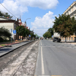 В Рязани приступили к капитальному ремонту теплотрассы на улице Радищева В последние годы на этой части теплосети выявлено и устранено значительное количество повреждений. В зоне капитального ремонта есть участки, где ремонт не проводился более 30 лет. В связи с большим износом было принято решение о выполнении капитального ремонта на всем участке.
