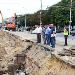 В Рязани проводится масштабный ремонт теплотрасс В районе Первомайского проспекта идёт монтаж новой теплотрассы. С подрядной организацией обсудили вопросы увеличения темпов ремонта и количества бригад на объекте. Разные виды работ подрядчик будет выполнять параллельно, чтобы успеть закончить их в срок. Ремонт ведется круглосуточно, график работ в ночное время также оптимизирован.