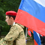 В Рязани развернули 25-метровый триколор в честь Дня государственного флага 22 августа, в День государственного флага Российской Федерации, в рязанском Лесопарке состоялись масштабные праздничные мероприятия.