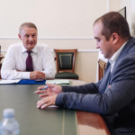 Аркадий Фомин встретился с участниками региональной кадровой программы «ГЕРОИ62» Участники проекта рассказали спикеру законодательного собрания о своей мотивации, интересных для них направлениях и навыках, которые хотели бы получить.