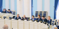 Депутаты Рязанской областной Думы приняли решение о выделении дополнительных средств на социально значимые направления Доходная и расходная части главного финансового документа были увеличены за счет дополнительно поступающих в текущем году федеральных средств в размере 1,7 млрд рублей. - РИА 7 Новостей