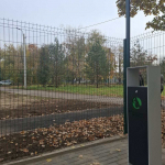 Новая площадка для выгула собак появилась в парке Гагарина в Рязани Площадка создана при поддержке проекта партии «Единая Россия» – «Защита животного мира». 