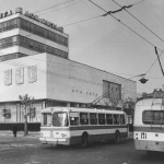 Рязанскому троллейбусу исполняется 76 лет 12 ноября 1949 года в Рязани был запущен первый троллейбусный маршрут «Рязань-2 – Ямская застава (Театральная пл.)» протяженностью 4,3 км.