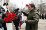 На фасаде школы №47 открылась мемориальная доска гвардии старшему лейтенанту ВДВ Илье Ермакову