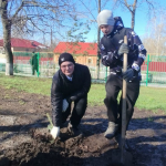 Первокурскицы Рязанского госуниверситета высадили 70 сосен в Пронском монастыре