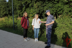 Сотрудники Росгвардии вручили рязанцам ленты с символикой триколора в преддверии Дня Государственного флага Российской Федерации